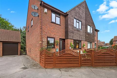 37 Weaverdale, Shoeburyness, Southend-on-sea, SS3 8XL