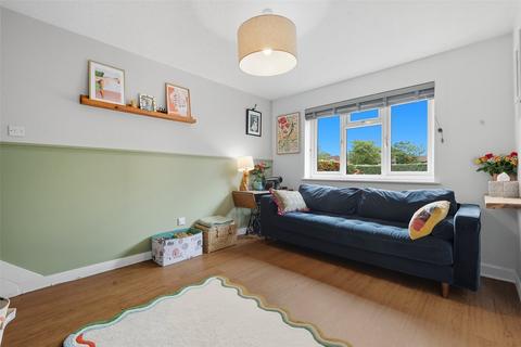 37 Weaverdale, Shoeburyness, Southend-on-sea, SS3 8XL