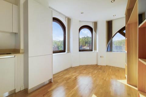 Studio to rent, Peterborough Road, Harrow HA1