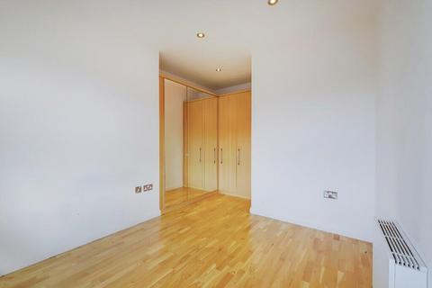 Studio to rent, Peterborough Road, Harrow HA1