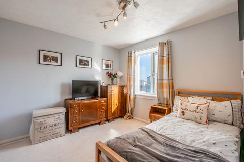 77 Burghlee Crescent, Loanhead, EH20 9BL