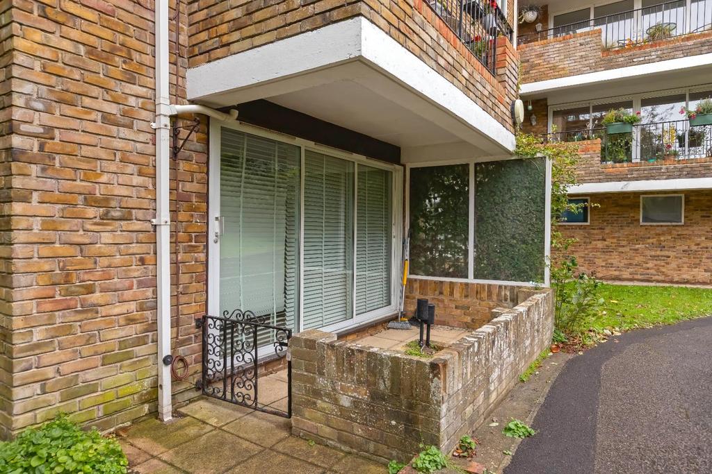 Wellingtonia Court 10.jpg