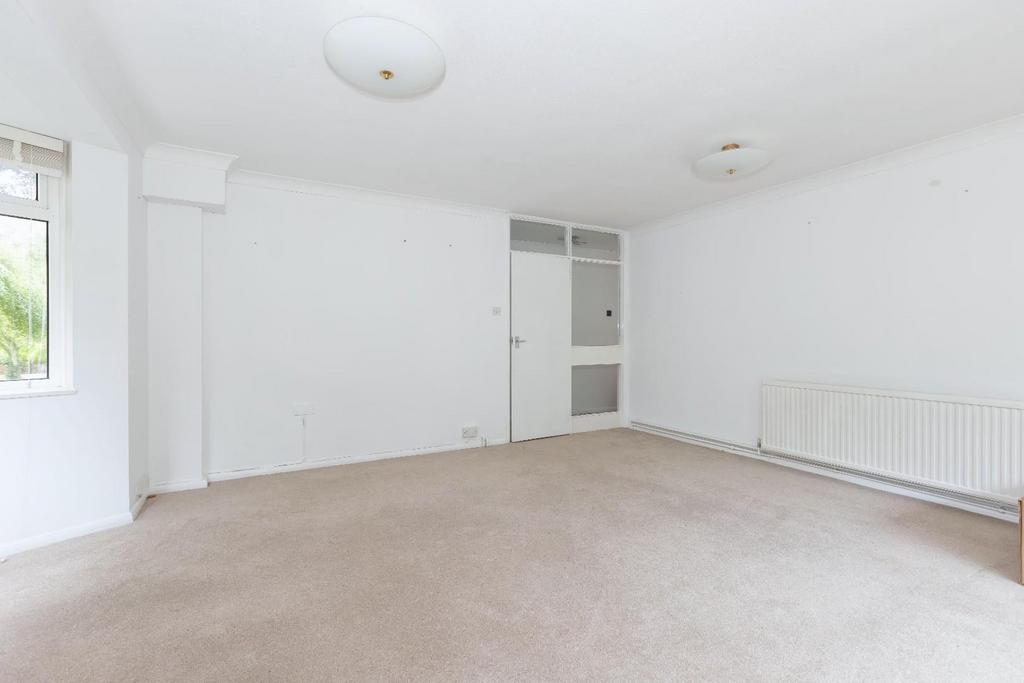 Wellingtonia Court 1.jpg