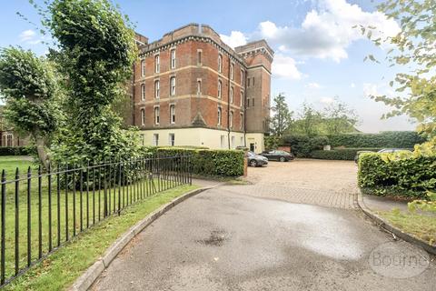 Cardwells Keep, Guildford, Surrey, GU2