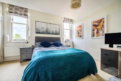 5, The Keep Cardwells Keep, Guildford, GU2 9PE