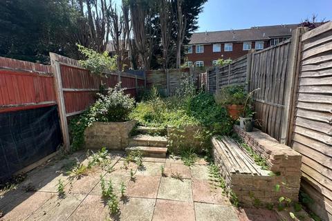 31 Thirlmere Gardens, Northwood, HA6 2RX
