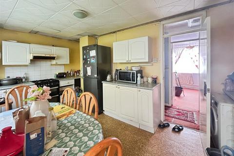 3 bedroom detached bungalow for sale, Armstrong Square, Herne Bay