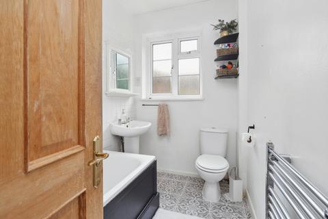 2 bedroom maisonette for sale, Arlington Lodge, Monument Hill, Weybridge, Surrey, KT13