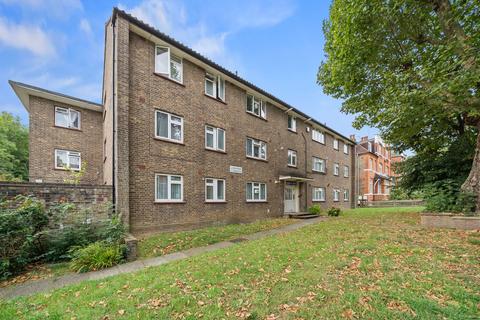 3 bedroom apartment for sale, Chatsworth Road, NW2