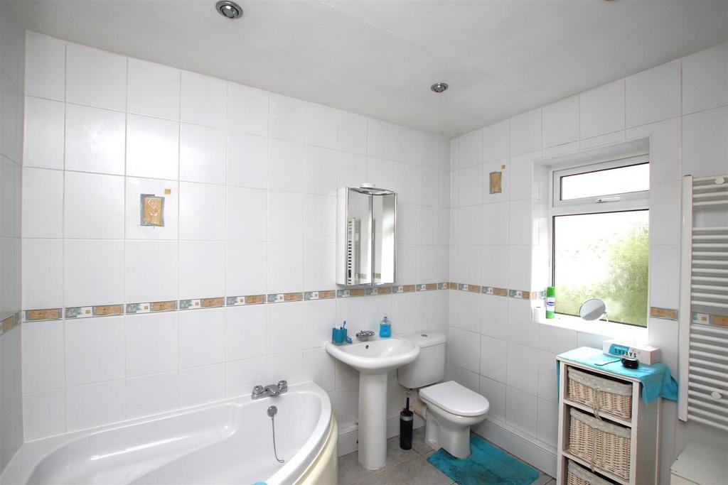 Bathroom.JPG