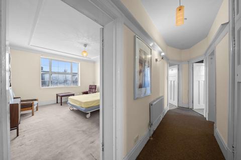 3 bedroom flat for sale, Clarendon Court, Sidmouth Road, NW2