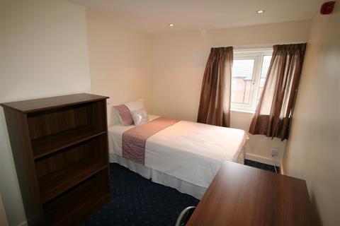 4 bedroom house to rent, TALBOT VIEW, HEADINGLEY