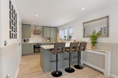 3 bedroom semi-detached house for sale, Bluegown Avenue, West Malling ME19