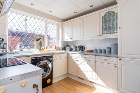 15 Beech Road, Leyland, PR25 3SS
