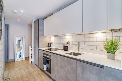 1 bedroom flat for sale, Park Terrace, Worcester Park KT4