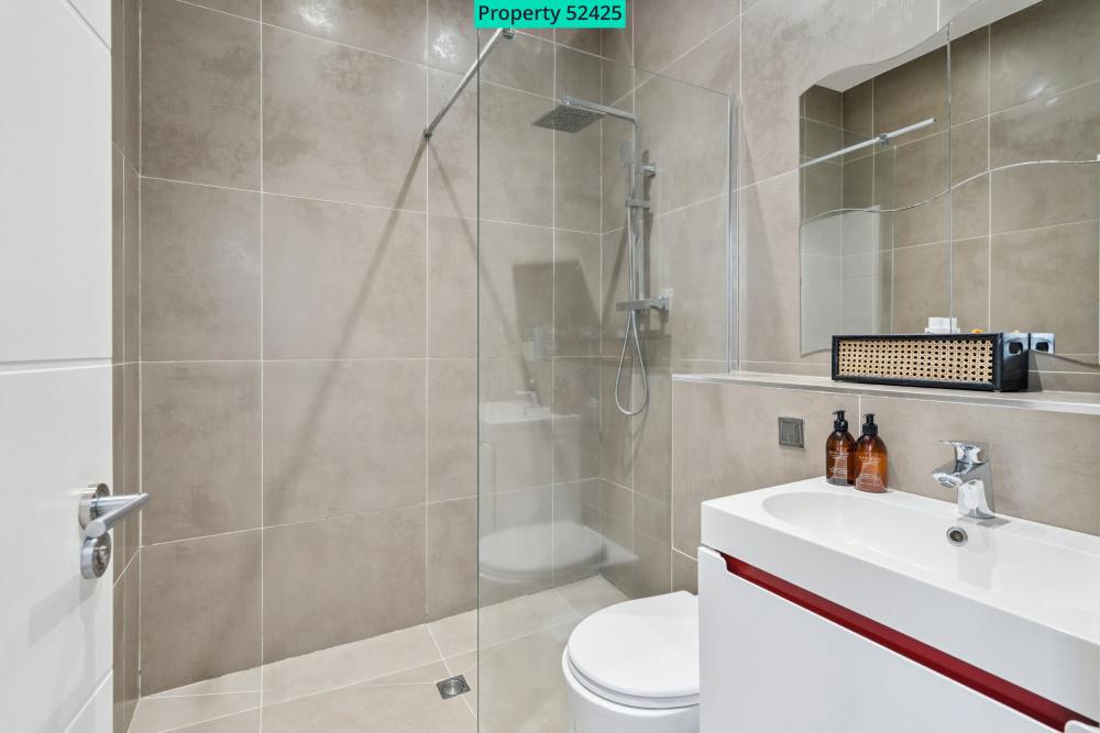 Master En-Suite