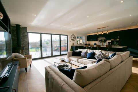 4 bedroom detached house for sale, Southport Road, Southport PR8