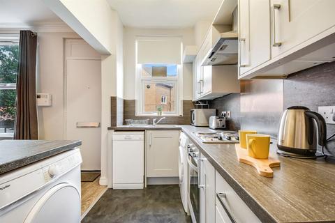 4 bedroom house to rent, HESSLE STREET, LEEDS