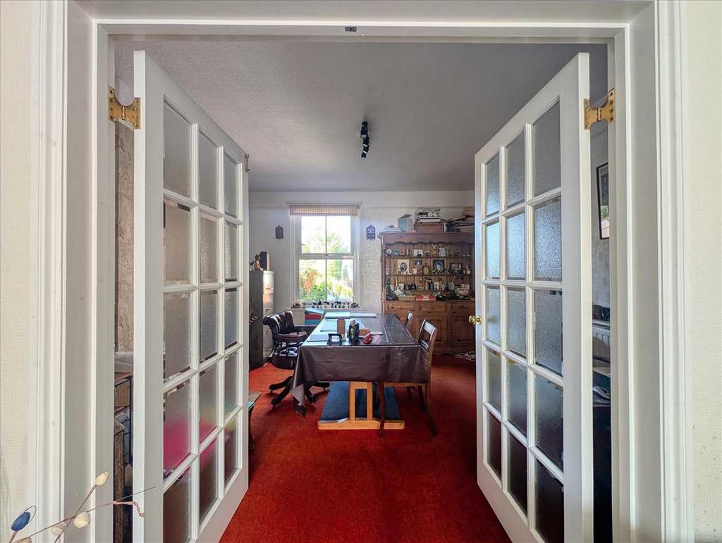 Lounge / Dining Room