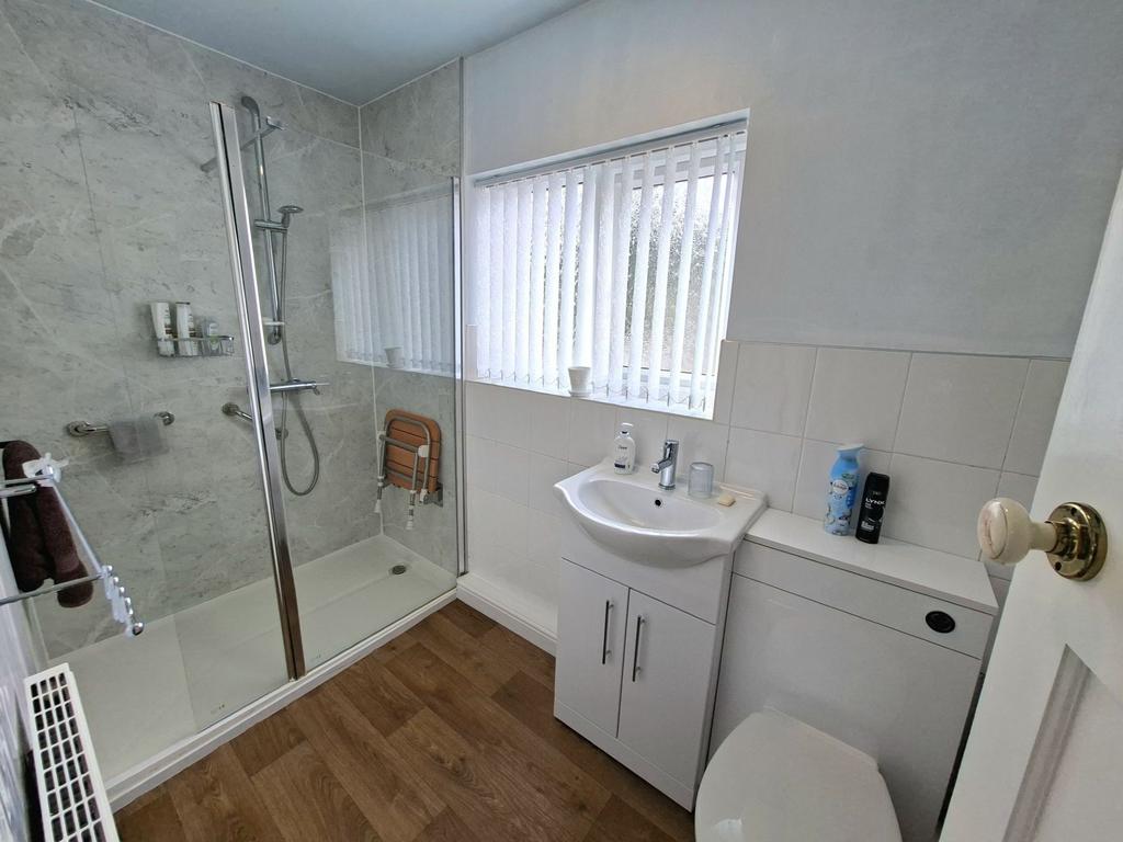 Family shower room
