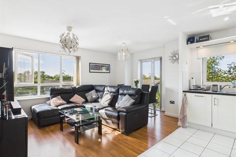 undefined, Pool Close, West Molesey