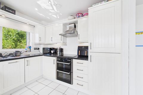 undefined, Pool Close, West Molesey