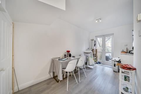 undefined, Cambrian Green, London NW9
