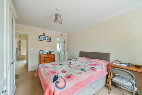 18 Cherry Avenue, Slough, SL3 7BT