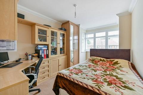 18 Cherry Avenue, Slough, SL3 7BT