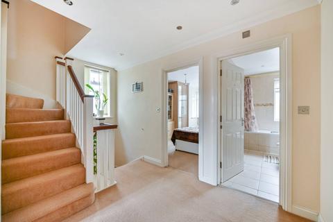 18 Cherry Avenue, Slough, SL3 7BT