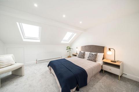 9 Lutwyche Road, London, SE6 4EP