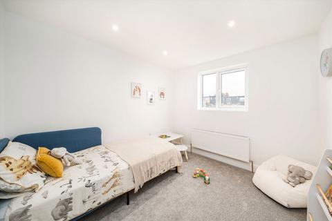 9 Lutwyche Road, London, SE6 4EP