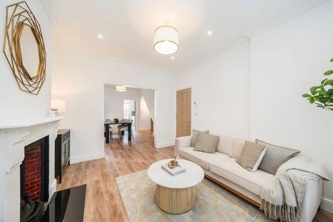9 Lutwyche Road, London, SE6 4EP