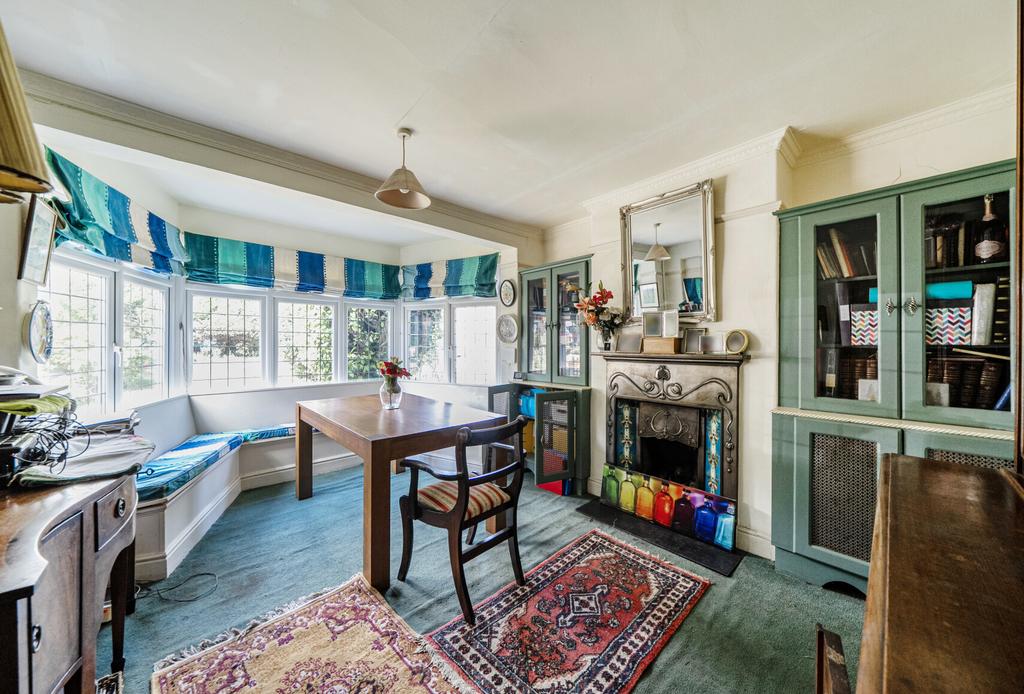 Sitting/Dining Room