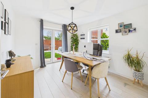 4 bedroom detached house for sale, Farleigh Drive, Aylesbury HP18