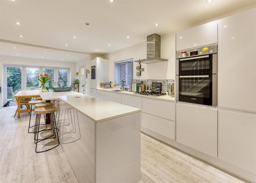 Hilltop-kitchen2.jpg