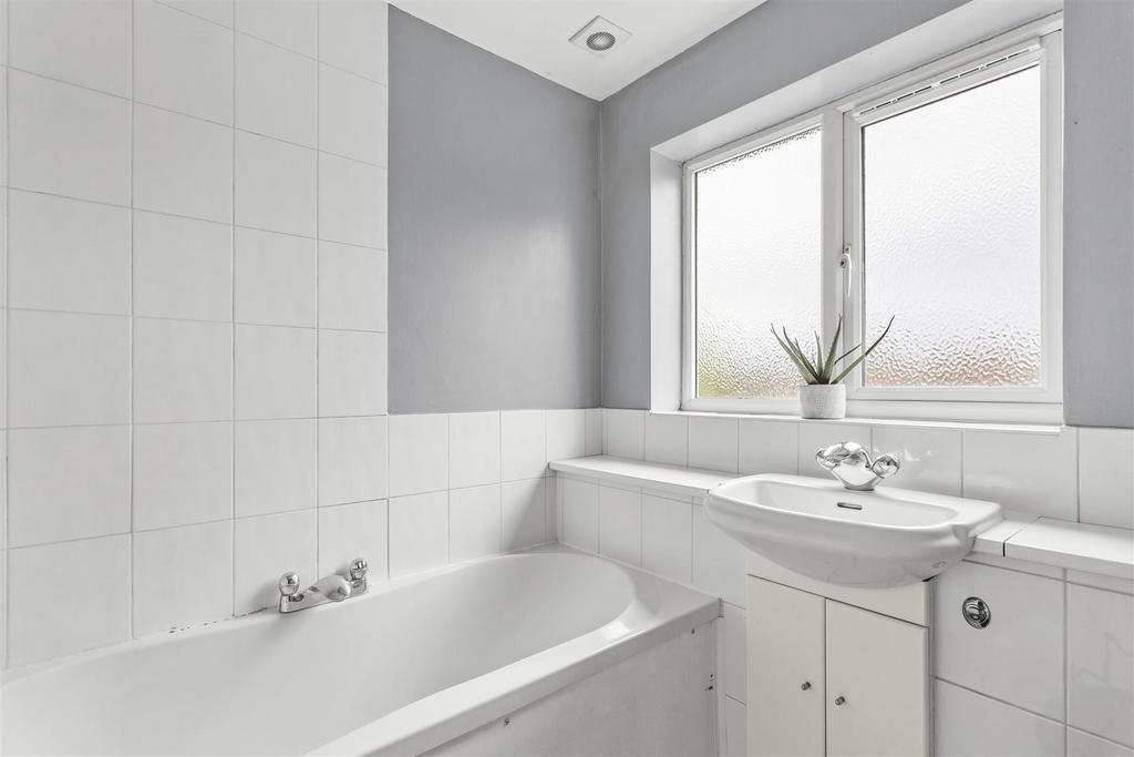 66 Lansdowne Way, HP11 1 TN-1.jpg