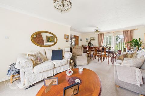 undefined, Orchids Close, Bungay