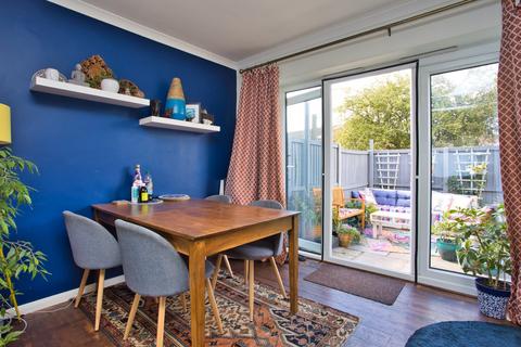 2 bedroom semi-detached house for sale, Firs Close, Folkestone, CT19