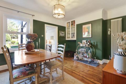 5 Cherry Orchard Road, West Molesey, KT8 1QZ