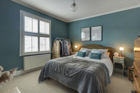 5 Cherry Orchard Road, West Molesey, KT8 1QZ