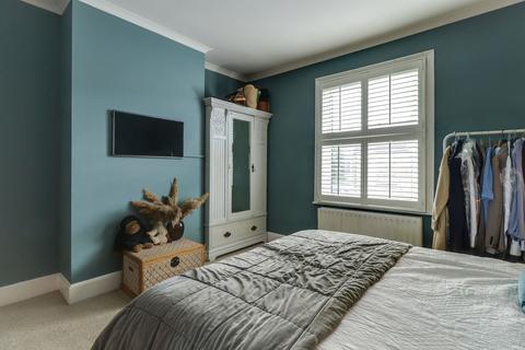 5 Cherry Orchard Road, West Molesey, KT8 1QZ