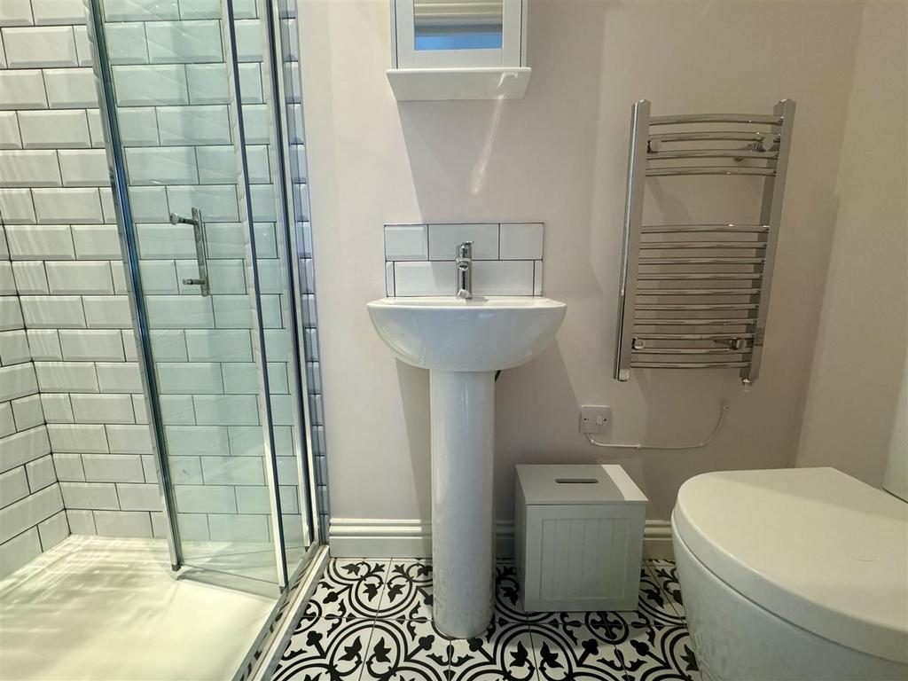 En-Suite Shower Room/WC