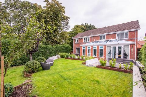 4 bedroom detached house for sale, Johns Wood Close, Chorley