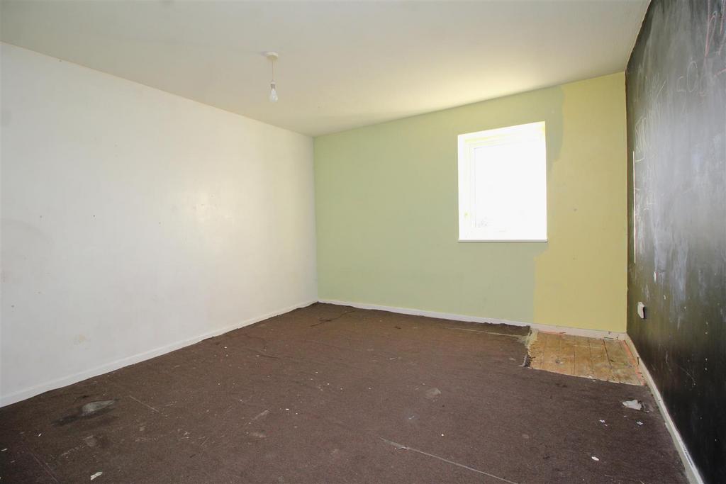 Bedroom 2 .JPG