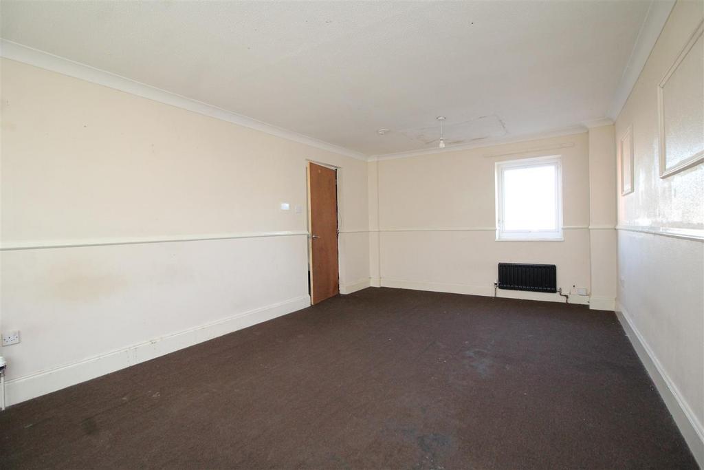 Living room 1 .JPG