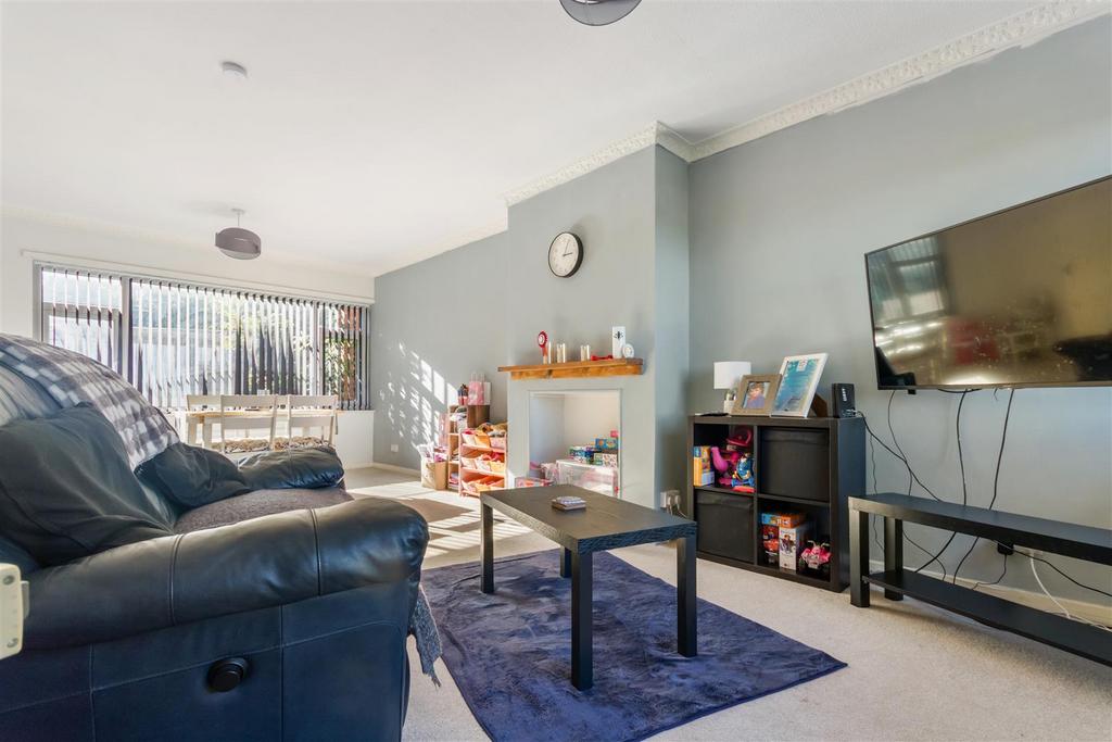 Lounge/ dining area