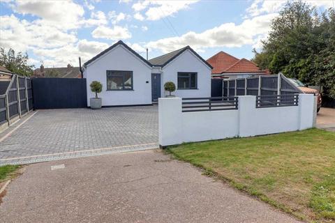 5 bedroom bungalow for sale, Great Clacton CO15