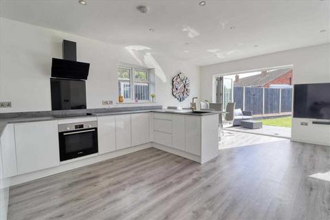 5 bedroom bungalow for sale, Great Clacton CO15