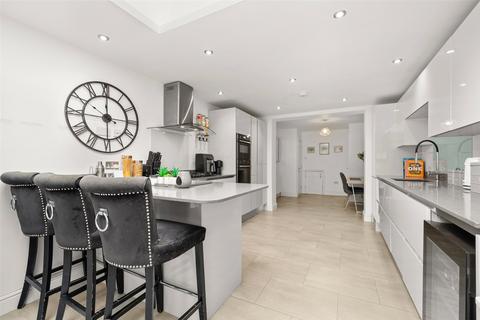 undefined, College Road, Sandhurst GU47